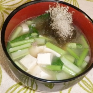 豆腐と小松菜ととろろ昆布のお味噌汁♪